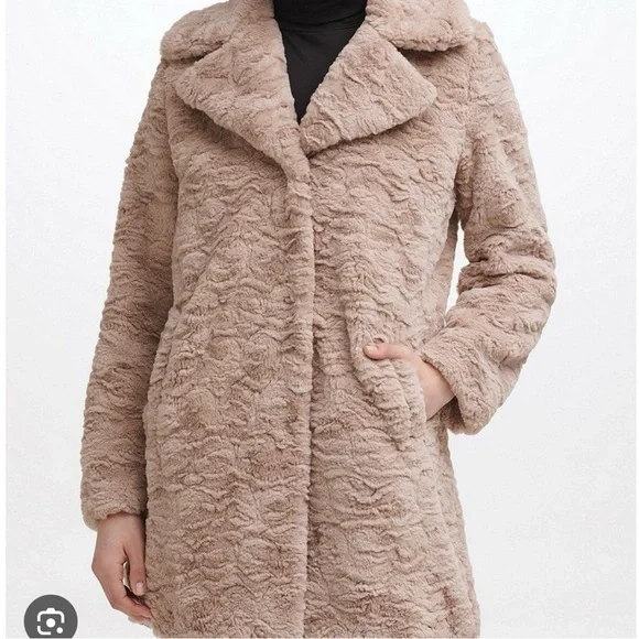 XL KENNETH COLE NEW YORK PINK FAUX FUR JACKET - Picture 3 of 12